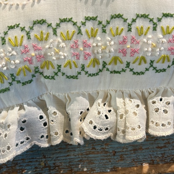 Accent Pillow Cottage Country Classic Handmade Embroidered & Eyelet Lace 13x13 - Picture 2 of 4